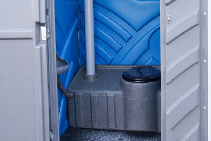 Mobiel Toilet met plaszuik, binnenzijde